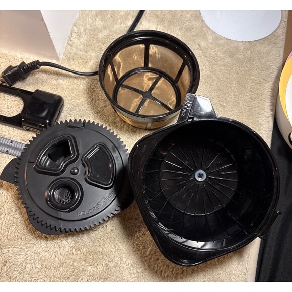 Cuisinart Fully Automatic Burr Grind & Brew Coffee Maker DGB-950BC - Picture 12 of 16